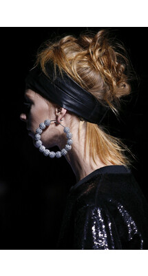 Detalis Tom Ford Fall 2018 Ready-to-Wear Детали Том Форд осень зима 2018 коллекция Tom Ford TF неделя моды в Нью Йорке Tom Ford Mainstyles